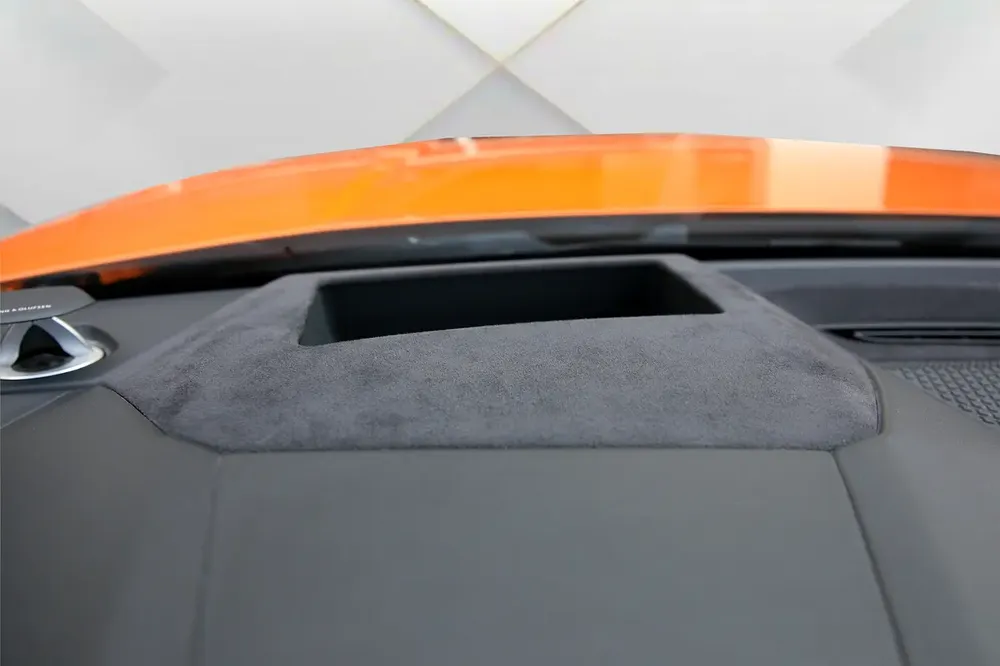 2021 LAMBORGHINI URUS CAPSULE - GCC - CARBON EDITION - FULLY LOADED - Image 12