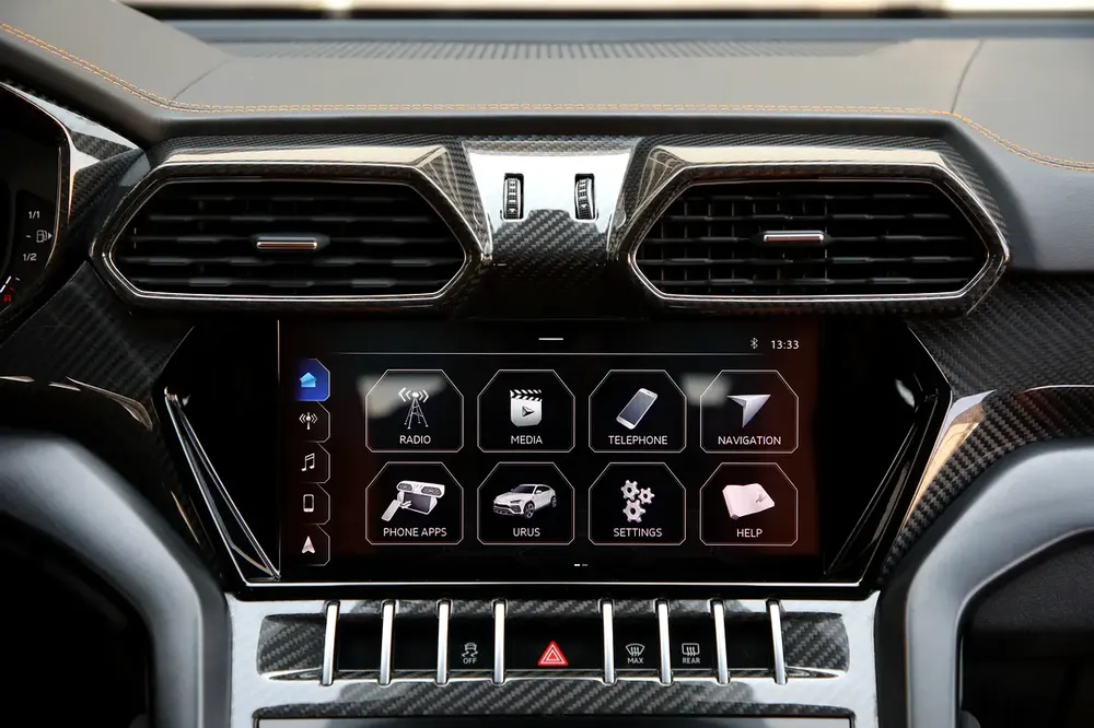 2021 LAMBORGHINI URUS CAPSULE - GCC - CARBON EDITION - FULLY LOADED - Image 15