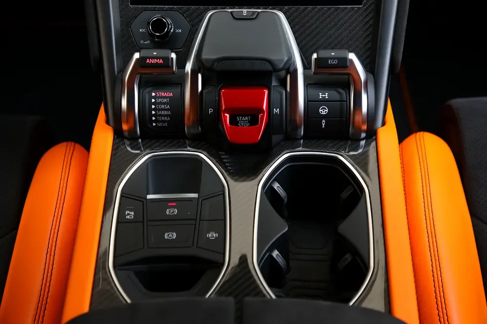 2021 LAMBORGHINI URUS CAPSULE - GCC - CARBON EDITION - FULLY LOADED - Image 16