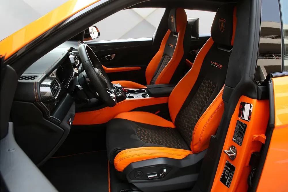 2021 LAMBORGHINI URUS CAPSULE - GCC - CARBON EDITION - FULLY LOADED - Image 9