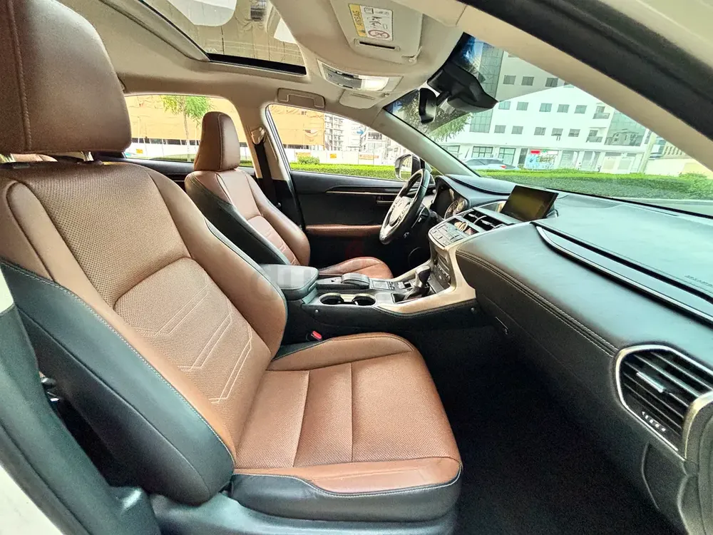 Lexus NX 200t Platinum 2015 | GCC Specs | Well Maintained - Image 12