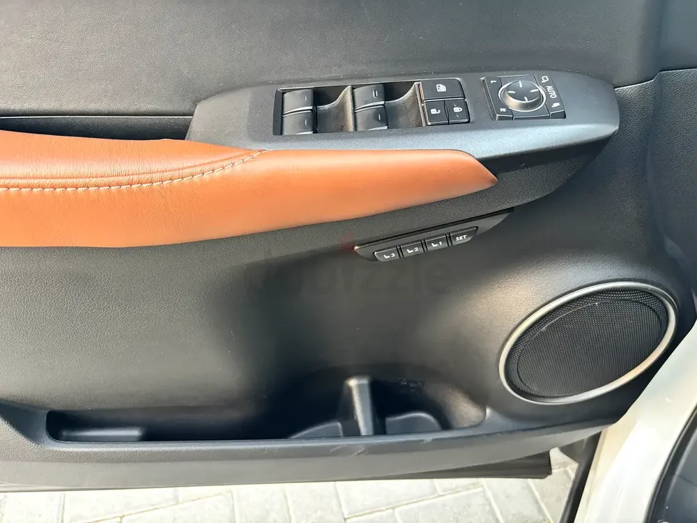 Lexus NX 200t Platinum 2015 | GCC Specs | Well Maintained - Image 17