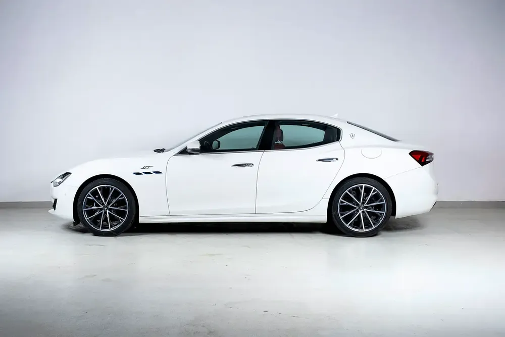 Approved Maserati Ghibli GT - Image 4