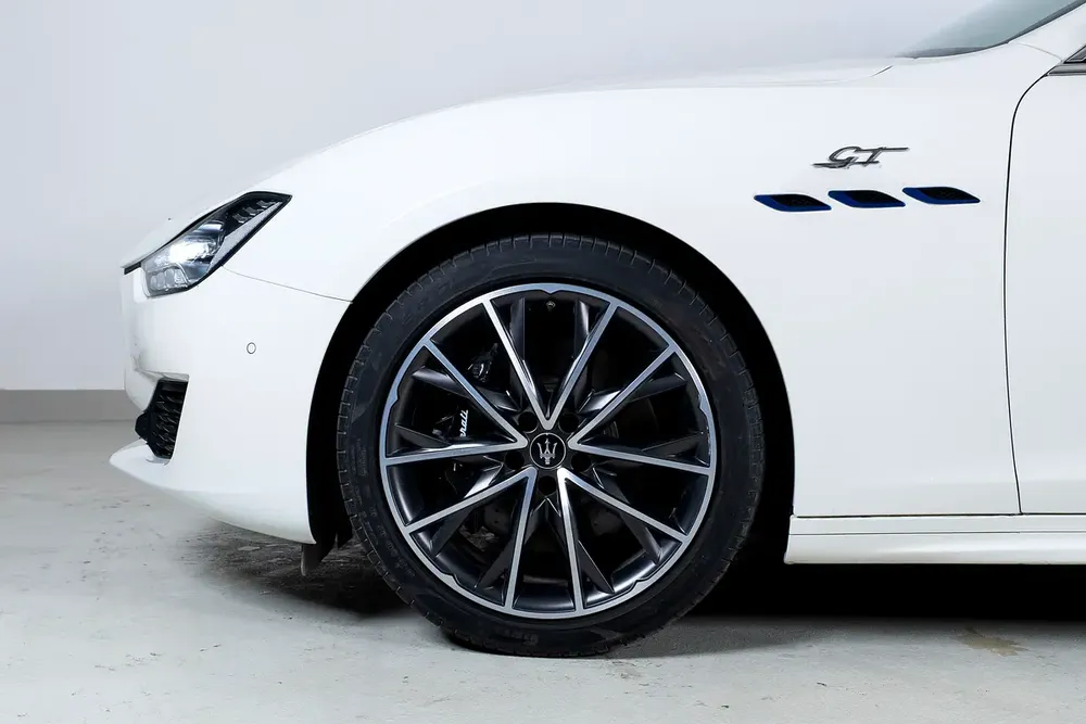 Approved Maserati Ghibli GT - Image 5
