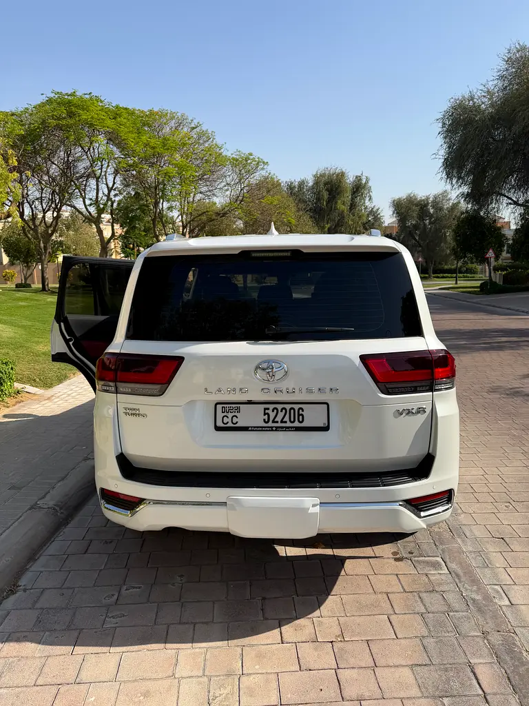 Toyota Landcruiser GCC,very clean,100% accident free,409HP - Image 4
