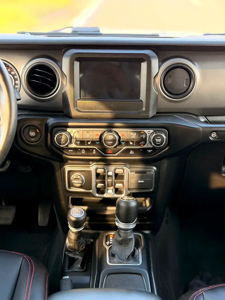 Jeep Wrangler Sport - 2023-  4X4 - HARD TOP- Like New - Image 7