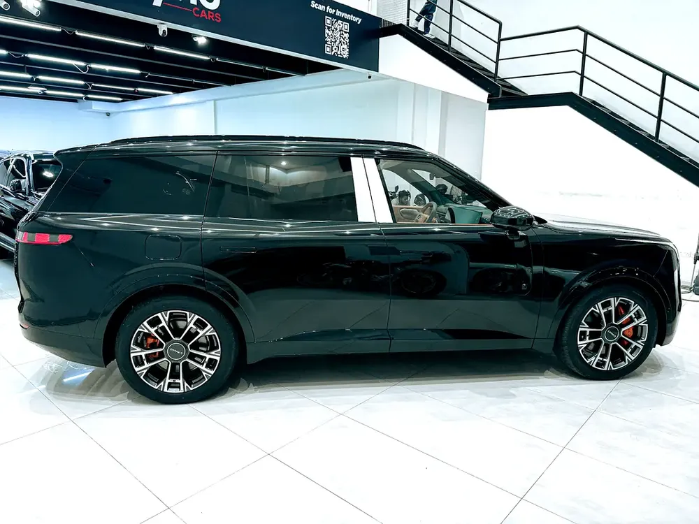 AED 4,150 // 20% DP // 2025 Lynk  Co 900 2.0T Ultra - Image 4