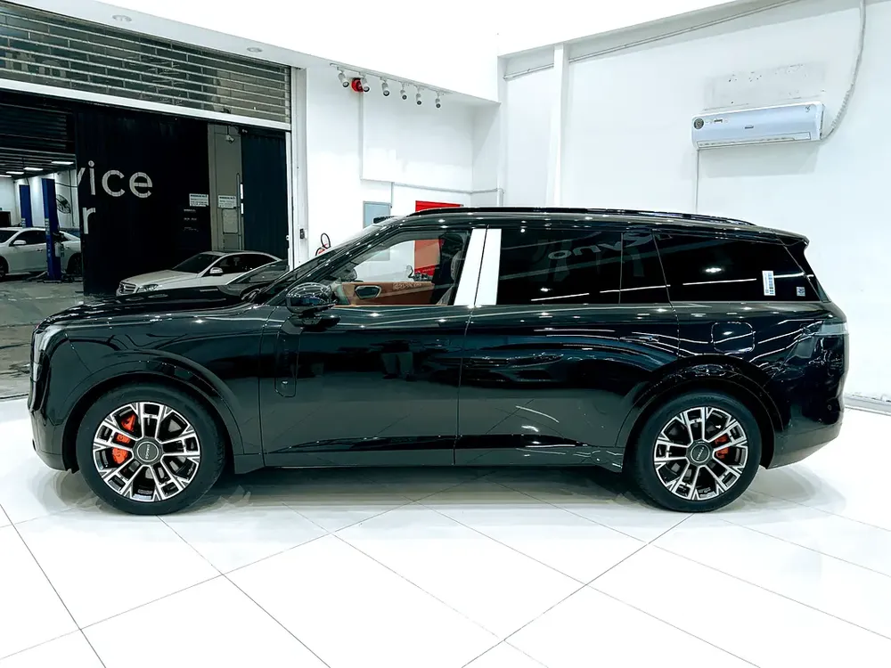 AED 4,150 // 20% DP // 2025 Lynk  Co 900 2.0T Ultra - Image 5