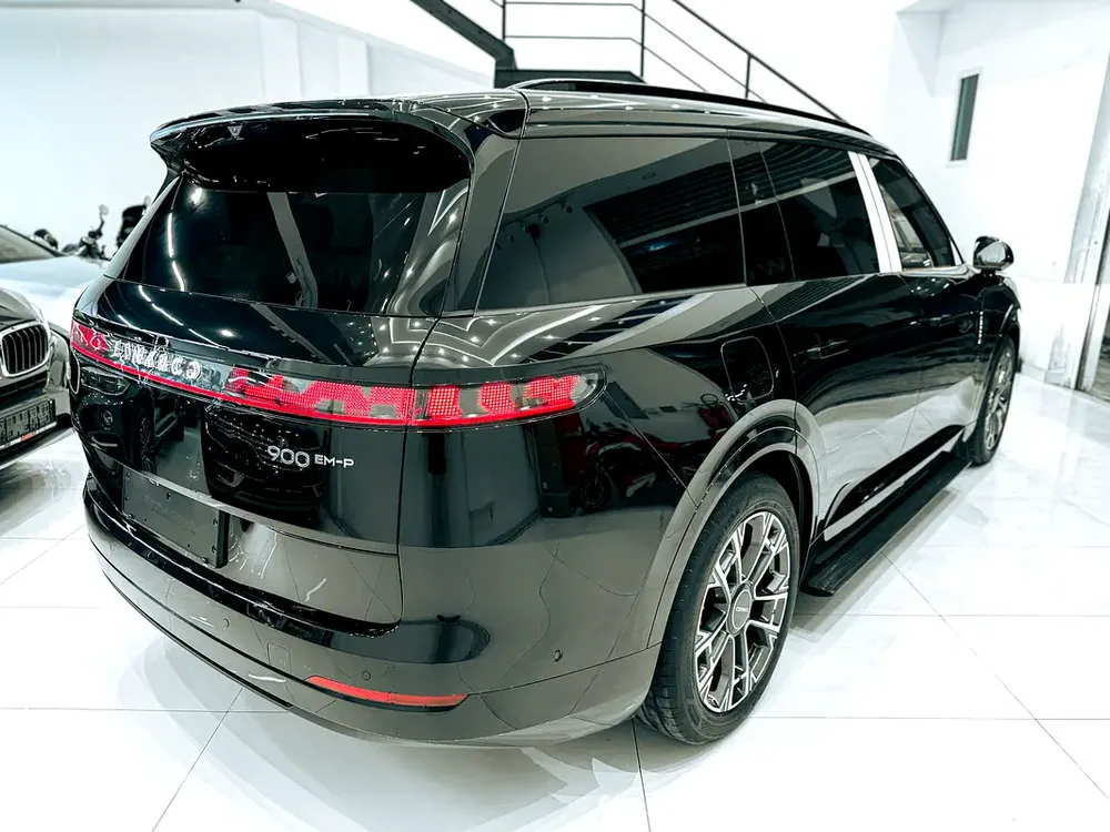 AED 4,150 // 20% DP // 2025 Lynk  Co 900 2.0T Ultra - Image 6