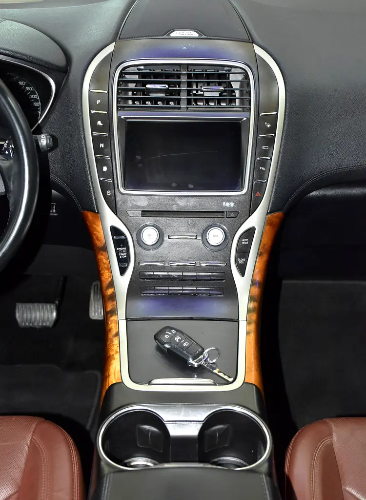 EXCELLENT DEAL for our Lincoln MKX 2.7 ECOBoost AWD ( 2016 Model ) in Beige Color GCC Specs - Image 15