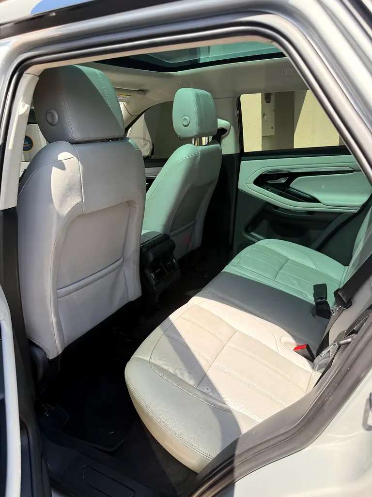 2020 Range Rover Evoque P200 | GCC | Low mileage | New Pirelli Tyres | Immaculate - Image 10