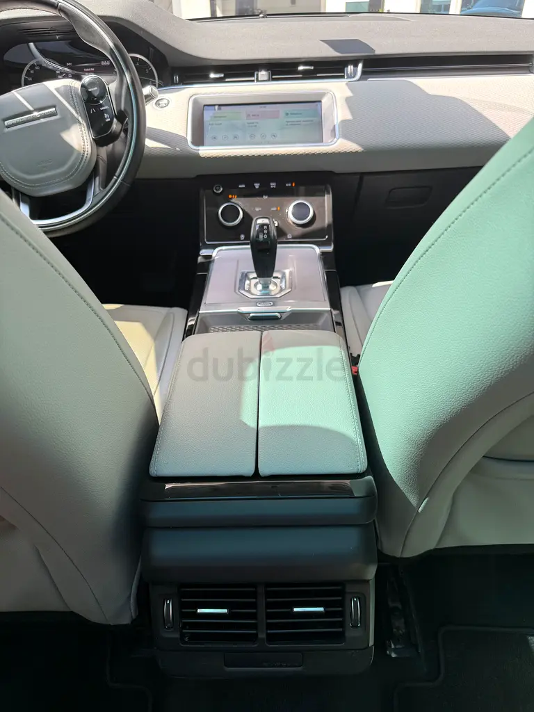 2020 Range Rover Evoque P200 | GCC | Low mileage | New Pirelli Tyres | Immaculate - Image 11