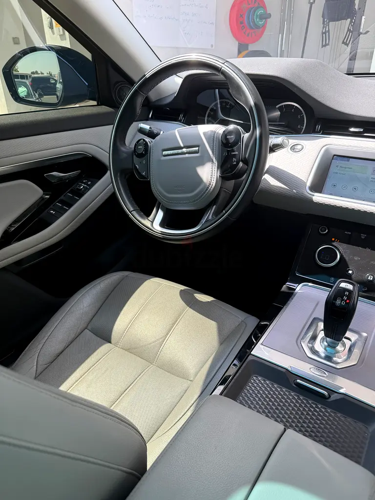 2020 Range Rover Evoque P200 | GCC | Low mileage | New Pirelli Tyres | Immaculate - Image 12