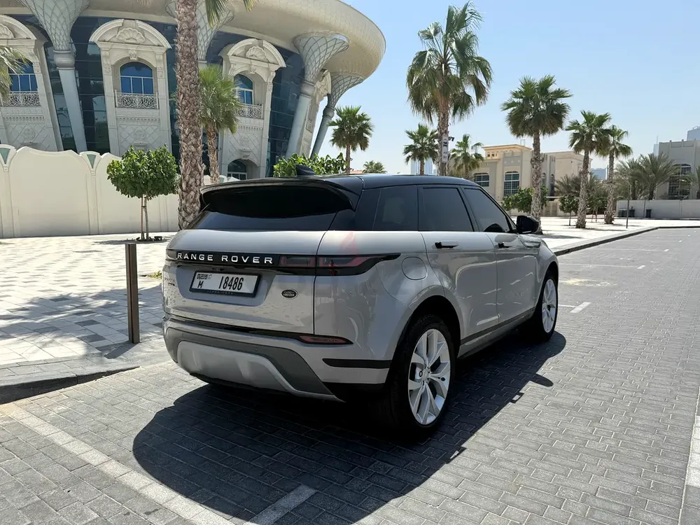 2020 Range Rover Evoque P200 | GCC | Low mileage | New Pirelli Tyres | Immaculate - Image 5