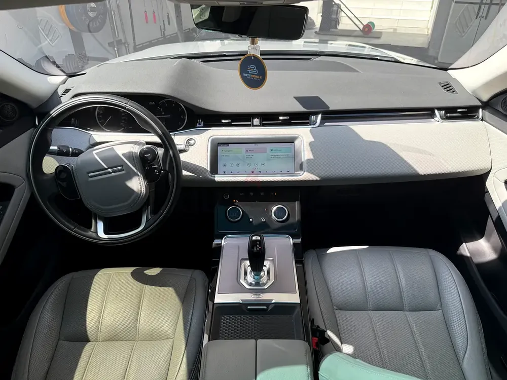 2020 Range Rover Evoque P200 | GCC | Low mileage | New Pirelli Tyres | Immaculate - Image 7