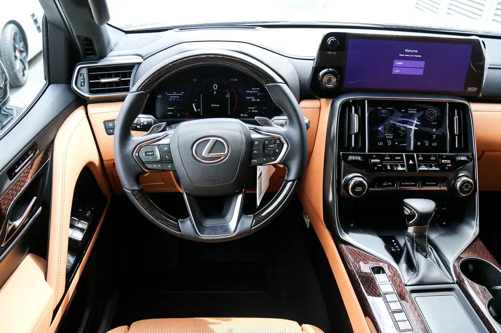 Lexus LX 600 Signature 2026, GCC Specs - Like New! - Image 10