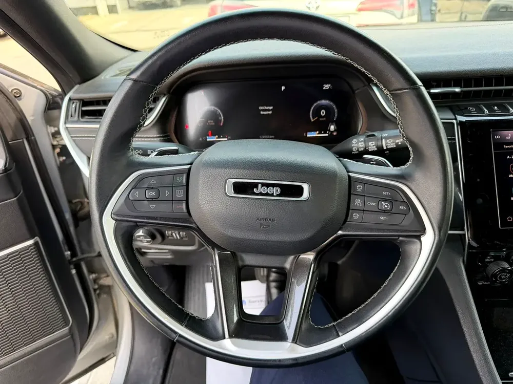 Jeep Service History / 2 Keys | Jeep Grand Cherokee Altitude 2022 GCC Specifications (Single Owner) - Image 11