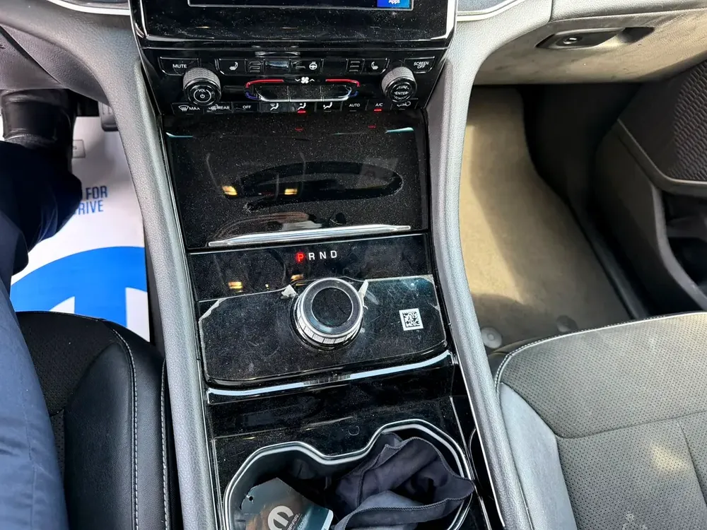 Jeep Service History / 2 Keys | Jeep Grand Cherokee Altitude 2022 GCC Specifications (Single Owner) - Image 9