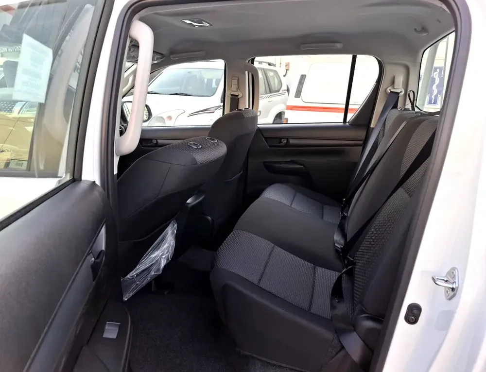 Toyota Hilux 2.4L M/T EU Spec. (Export Only) - Image 12