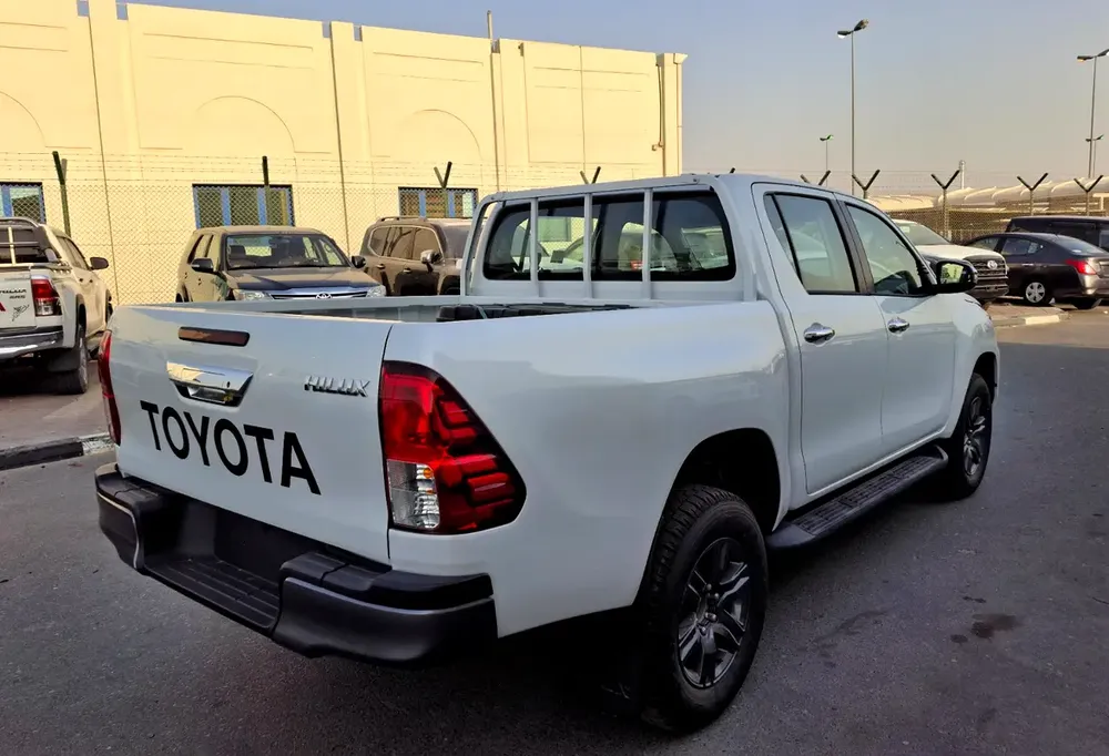 Toyota Hilux 2.4L M/T EU Spec. (Export Only) - Image 4