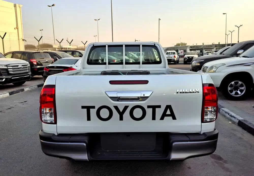Toyota Hilux 2.4L M/T EU Spec. (Export Only) - Image 5