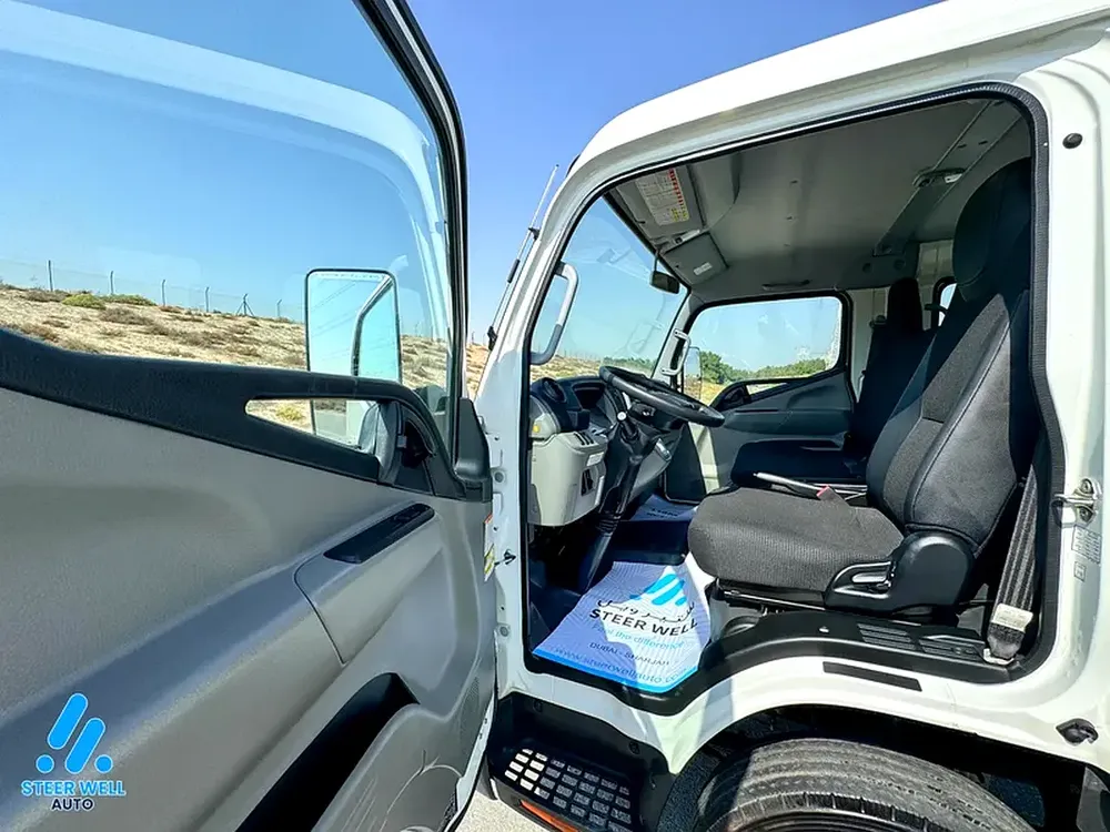 2024 Mitsubishi Canter 3.0L Diesel Automatic RWD | Dual Cab Commercial Truck | GCC Specs - Image 18