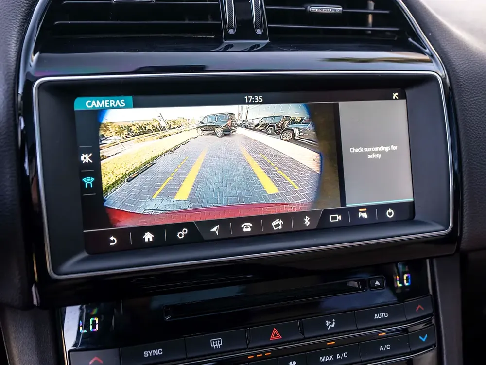 0% DOWN PAYMENT | 🚀FAST-TRACK FINANCING | JAGUAR F-PACE 25T | JUNE EDITION | GCC - Image 15