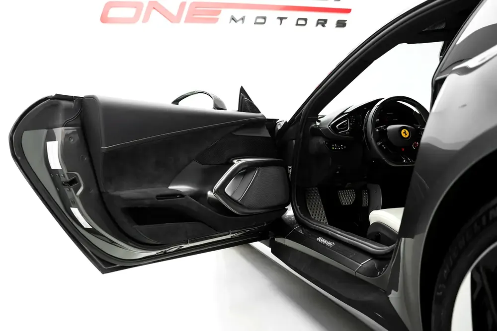 2025 FERRARI 12 CILINDRI - Image 12