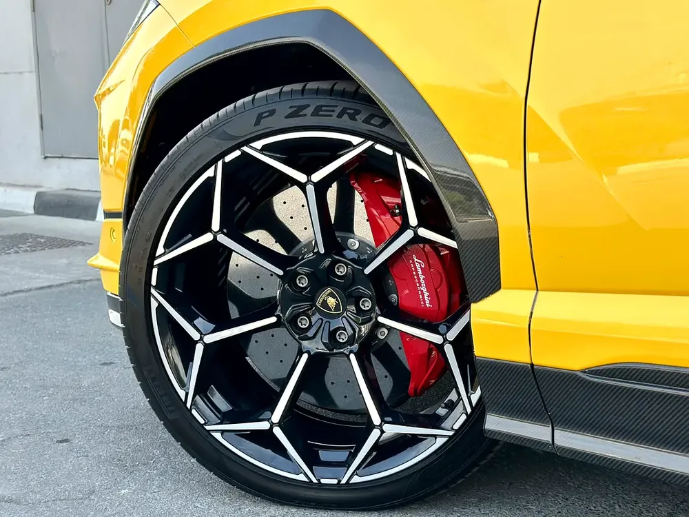 URUS PERFORMANTE | TWO TONE INT | FULL CARBON INT/EXT | MASSAGE SEATS | CLEAN TITLE | 2024 - Image 19