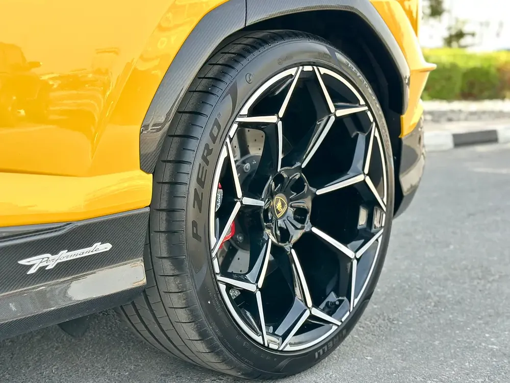 URUS PERFORMANTE | TWO TONE INT | FULL CARBON INT/EXT | MASSAGE SEATS | CLEAN TITLE | 2024 - Image 20