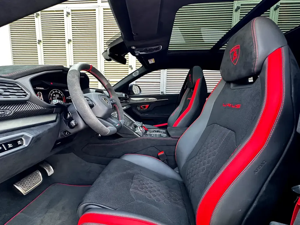 URUS PERFORMANTE | TWO TONE INT | FULL CARBON INT/EXT | MASSAGE SEATS | CLEAN TITLE | 2024 - Image 7