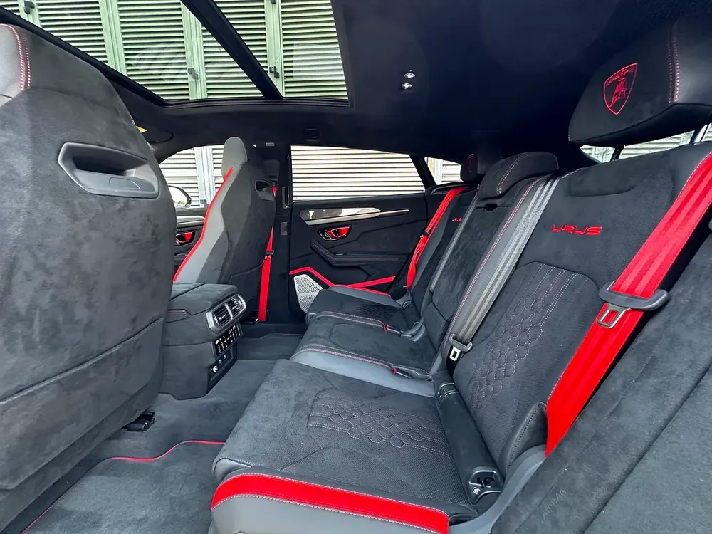 URUS PERFORMANTE | TWO TONE INT | FULL CARBON INT/EXT | MASSAGE SEATS | CLEAN TITLE | 2024 - Image 8