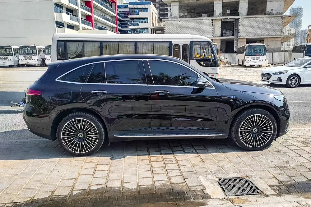 AED 2918/month | 2023 Mercedes-Benz EQC 400 4Matic | GCC Specs | Ref#402982 - Image 4