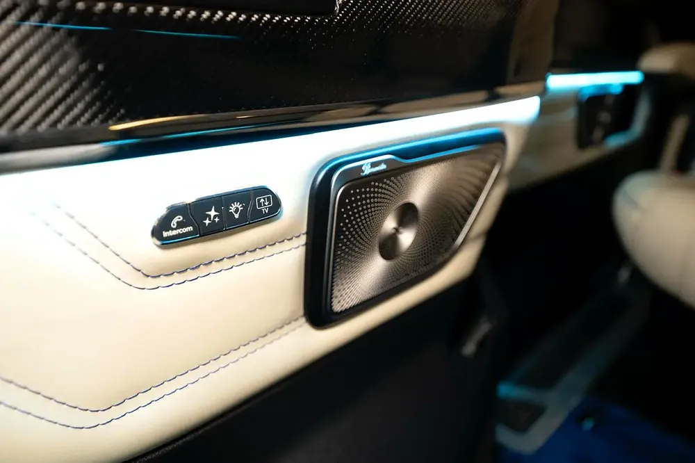 NEW ARRIVAL 2026 MODEL LUXURY MERCEDES GCC V300 with ADDITIONAL REAR AC-2 YEARS WARRANTY BY VLINE - Image 11