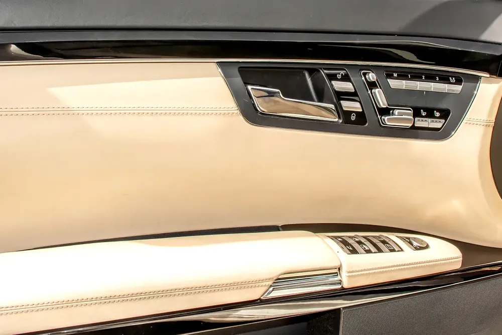 2007 - BENZ S65 AMG | V12 Biturbo |  ONLY 94,000 KM - Image 17
