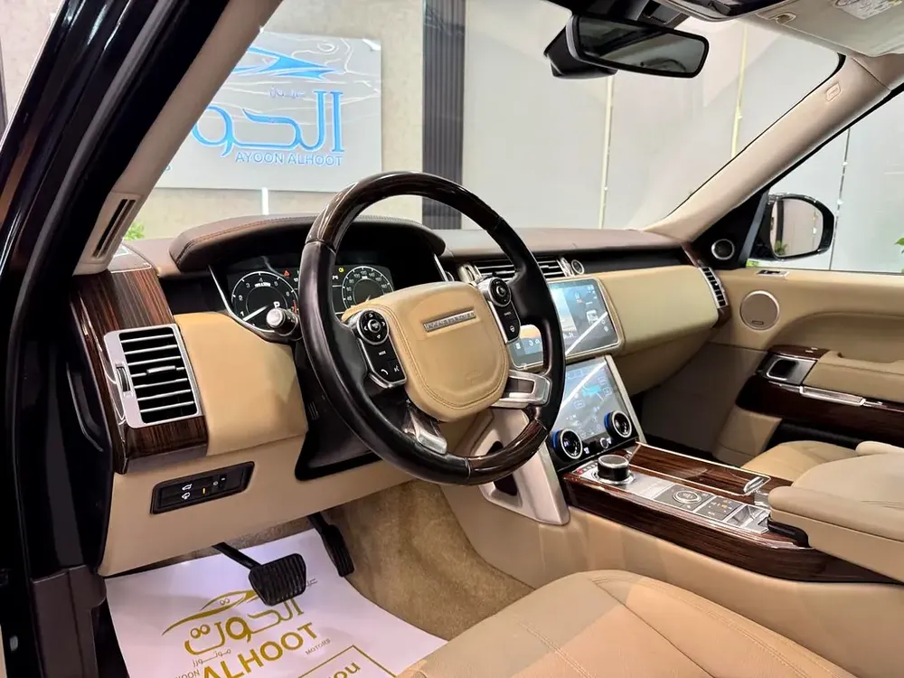 AUTOBIOGRAPHY SUPERCHARGED RR VOGUE V8 ||TOP RANGE  F.S.H || GCC || FREE ACCIDENTS - Image 13