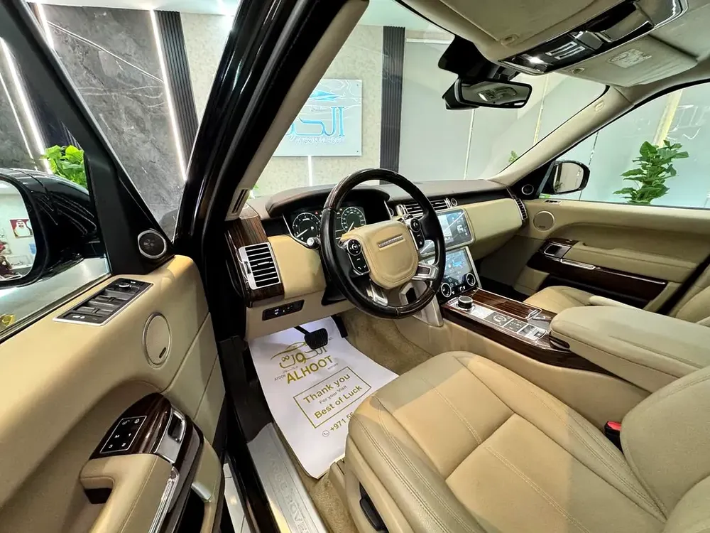 AUTOBIOGRAPHY SUPERCHARGED RR VOGUE V8 ||TOP RANGE  F.S.H || GCC || FREE ACCIDENTS - Image 16
