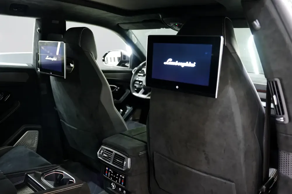 2024 Urus Performante, Full Carbon Pack, Rear Entertainment, Akrapovic Exhaust, Dealer Warr + Serv!! - Image 11