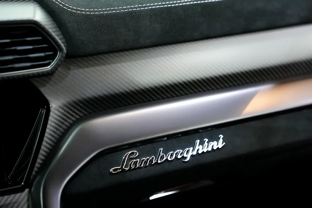 2024 Urus Performante, Full Carbon Pack, Rear Entertainment, Akrapovic Exhaust, Dealer Warr + Serv!! - Image 13