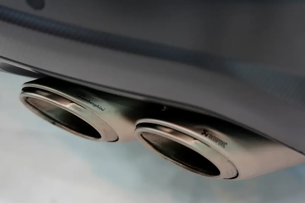 2024 Urus Performante, Full Carbon Pack, Rear Entertainment, Akrapovic Exhaust, Dealer Warr + Serv!! - Image 17