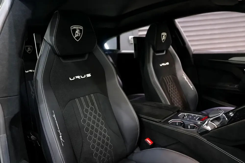 2024 Urus Performante, Full Carbon Pack, Rear Entertainment, Akrapovic Exhaust, Dealer Warr + Serv!! - Image 8