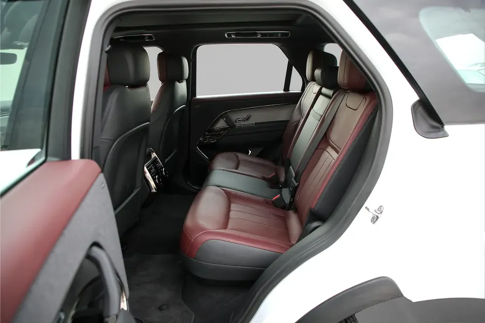 RANGE ROVER SPORT DYNAMIC 2024 - GCC - ALTAYER WARRANTY - FULLY LOADED - AMAZING CONDITION - Image 11
