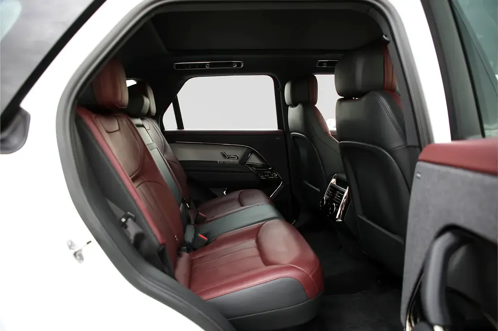 RANGE ROVER SPORT DYNAMIC 2024 - GCC - ALTAYER WARRANTY - FULLY LOADED - AMAZING CONDITION - Image 18