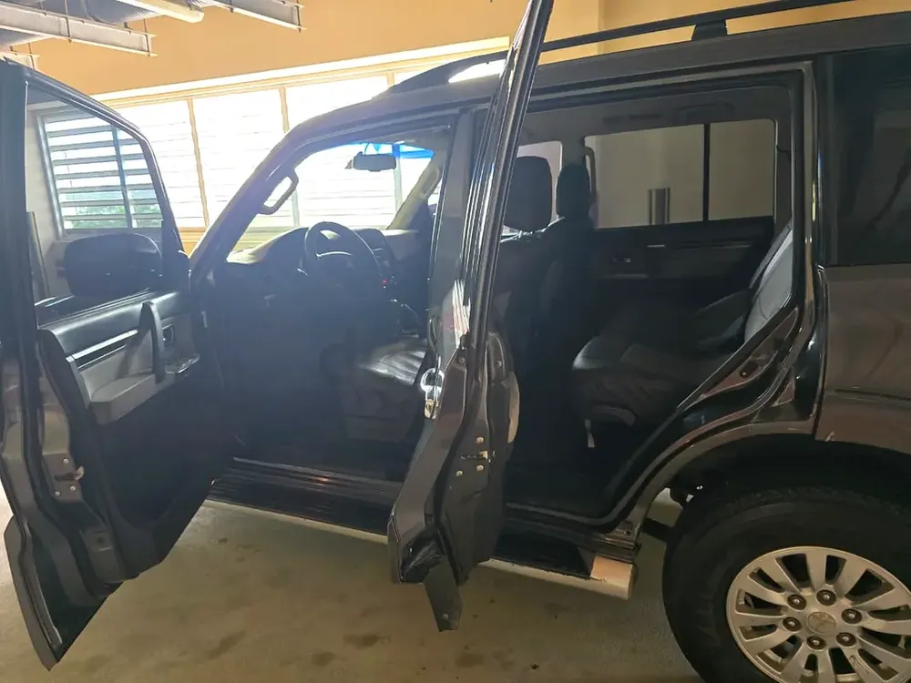 Mitsubishi Pajero GLS MID 2014 - GCC Specs - Well Maintained - Image 6