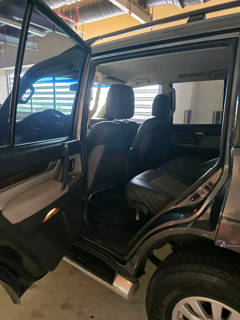 Mitsubishi Pajero GLS MID 2014 - GCC Specs - Well Maintained - Image 7