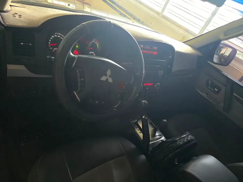 Mitsubishi Pajero GLS MID 2014 - GCC Specs - Well Maintained - Image 8