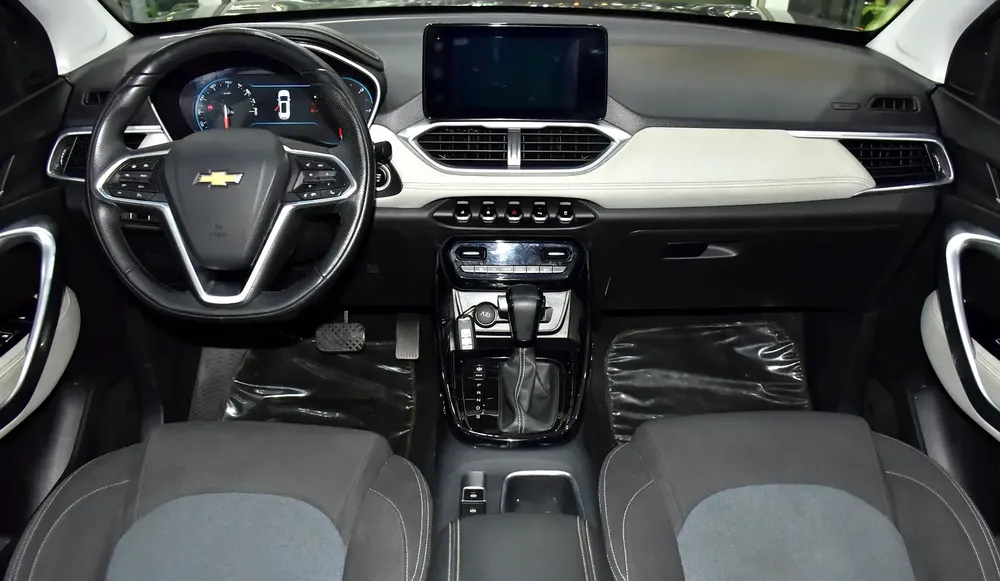 AED 833 EMi at 0% DP | Chevrolet Captiva Premier ( 2023 Model ) in Grey Color GCC Specs - Image 11