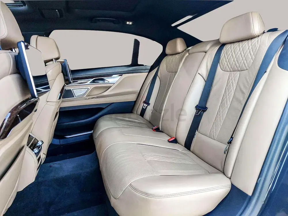 AED 2431/month | 2022 BMW 7-Series 730i Exclusive | GCC Specs | Ref#470649 - Image 12