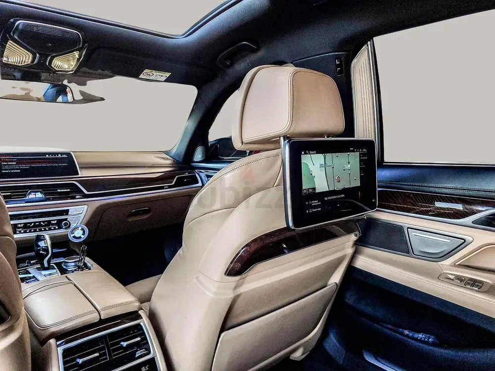 AED 2431/month | 2022 BMW 7-Series 730i Exclusive | GCC Specs | Ref#470649 - Image 14