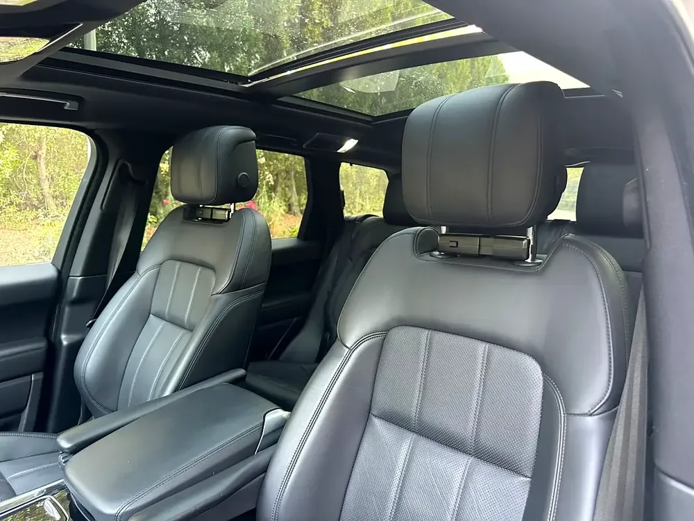2019 Range Rover Sport HSE – SVR Kit | 3.0L V6 | 340 HP | Perfect Condition - Image 11